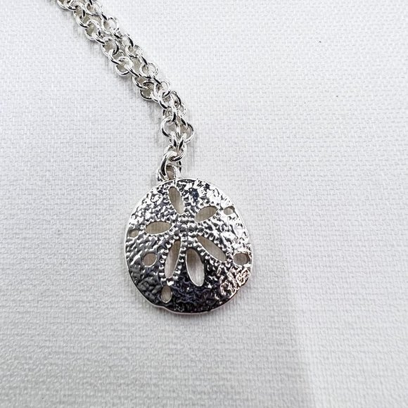 SHB Avon - Sand Dollar Charm Shiny Silver Tone 7” Bracelet - Picture 6 of 7